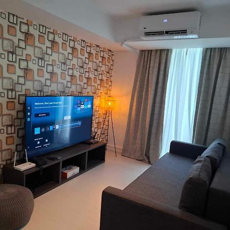 Manila Urban Resort At Azure מראה חיצוני תמונה