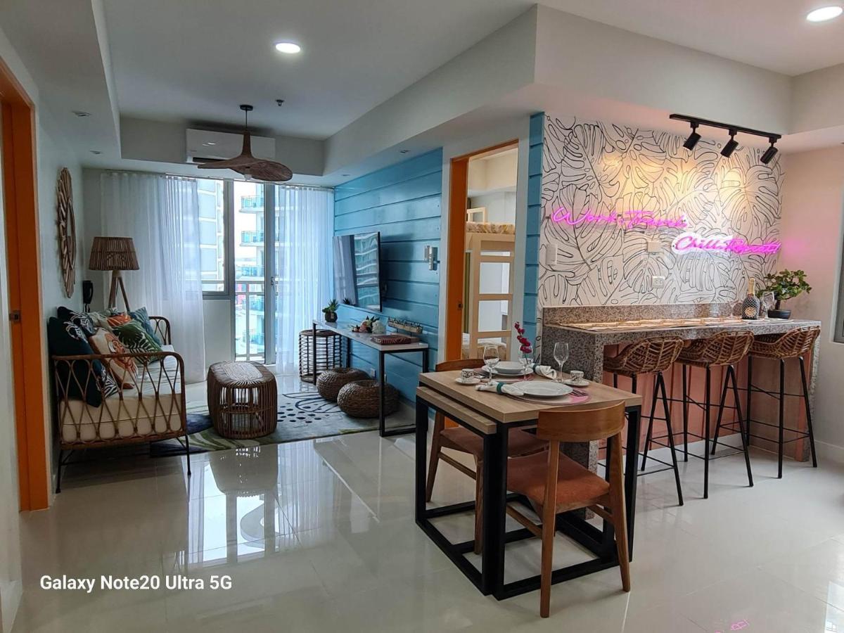 Manila Urban Resort At Azure מראה חיצוני תמונה