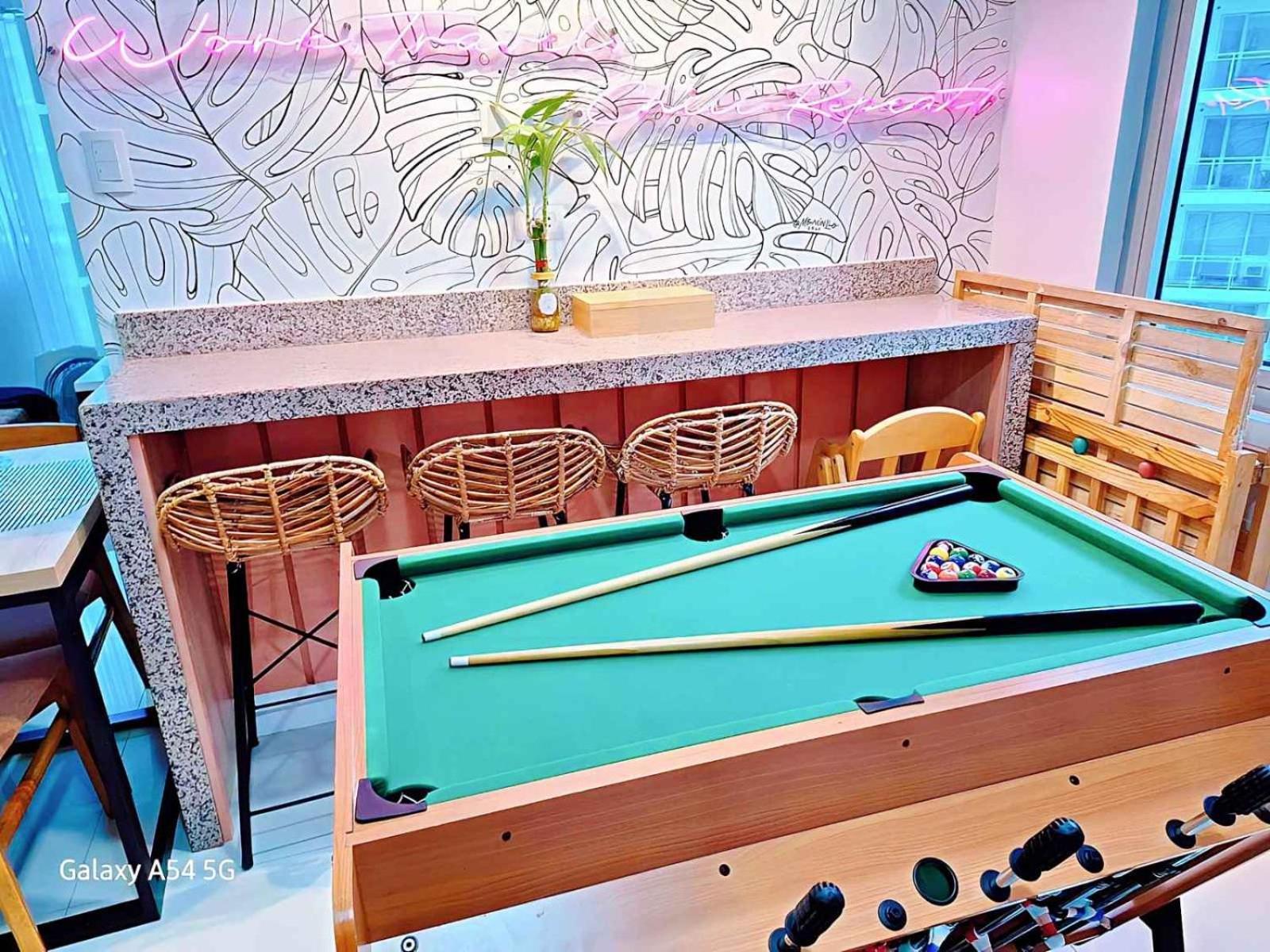 Manila Urban Resort At Azure מראה חיצוני תמונה