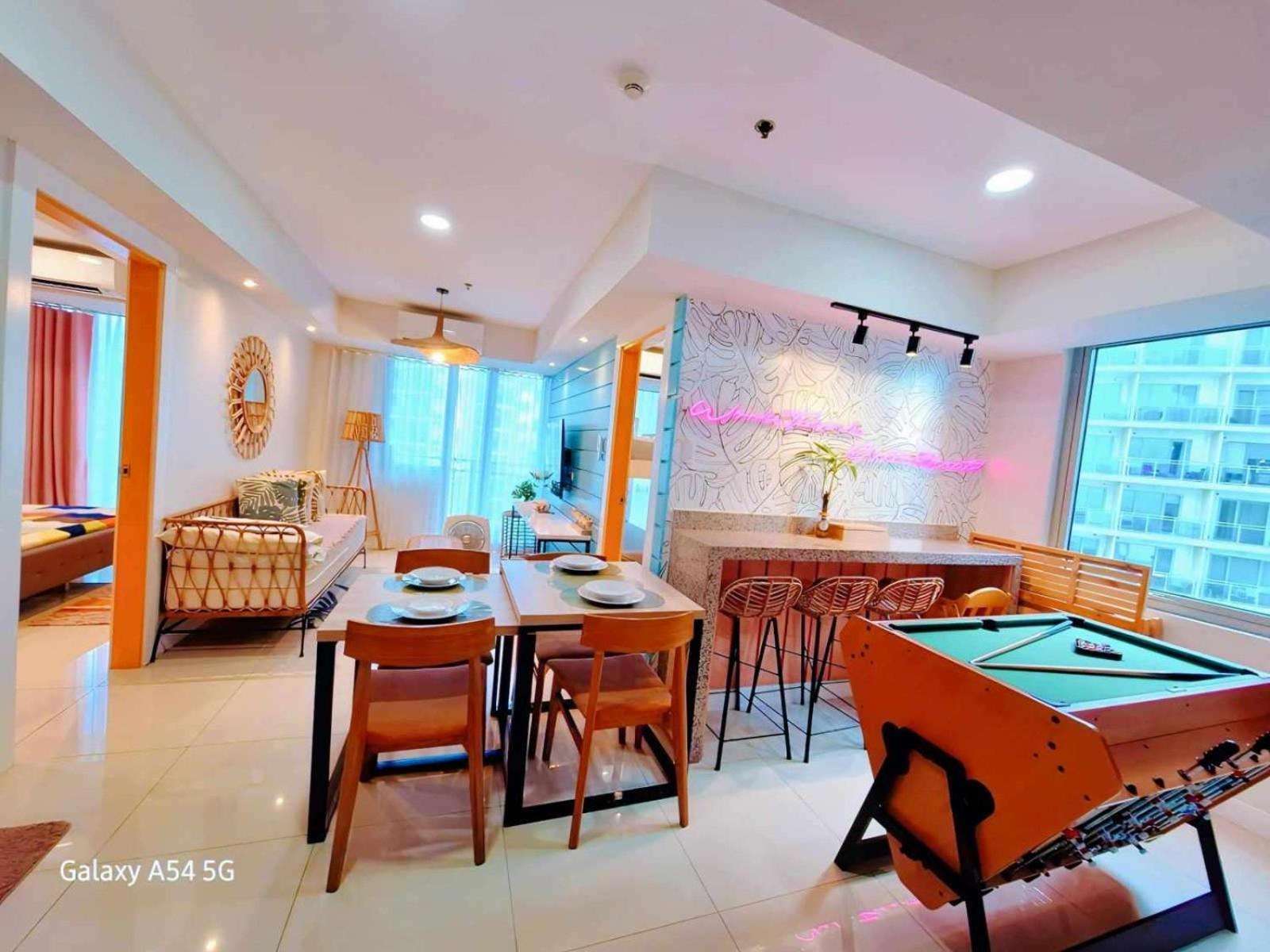 Manila Urban Resort At Azure מראה חיצוני תמונה