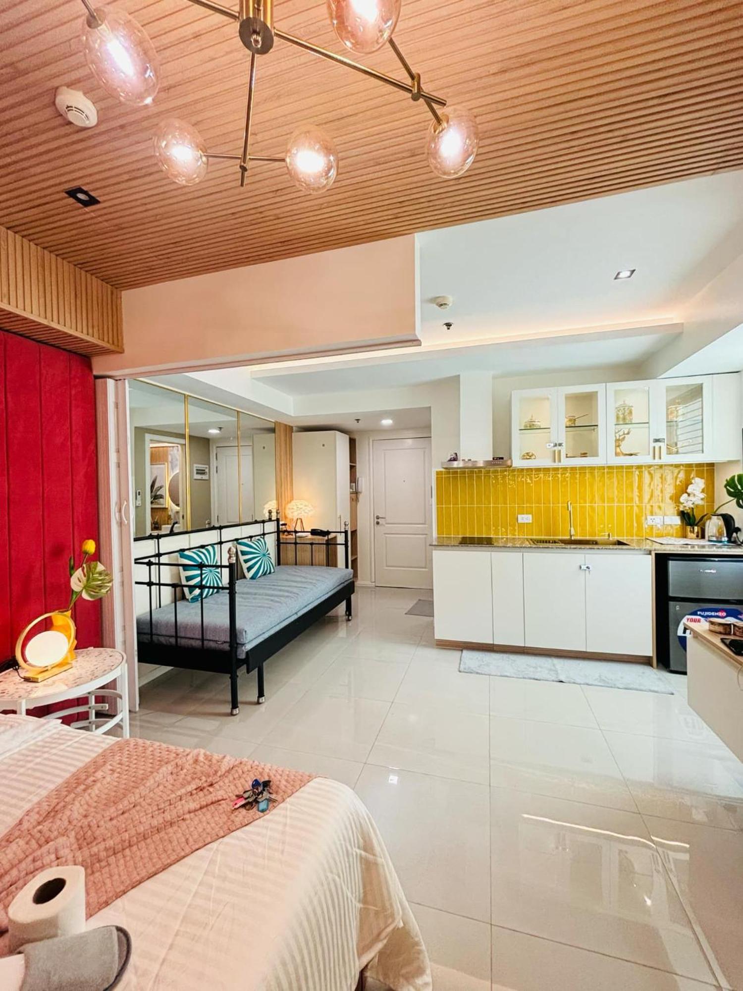Manila Urban Resort At Azure מראה חיצוני תמונה