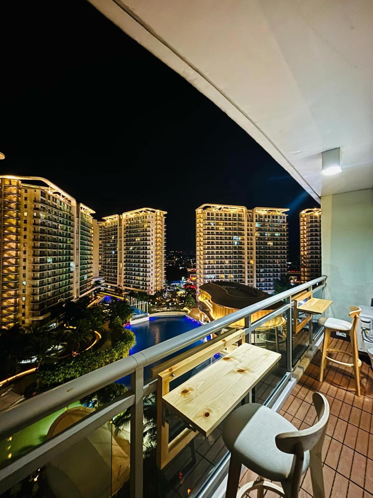 Manila Urban Resort At Azure מראה חיצוני תמונה